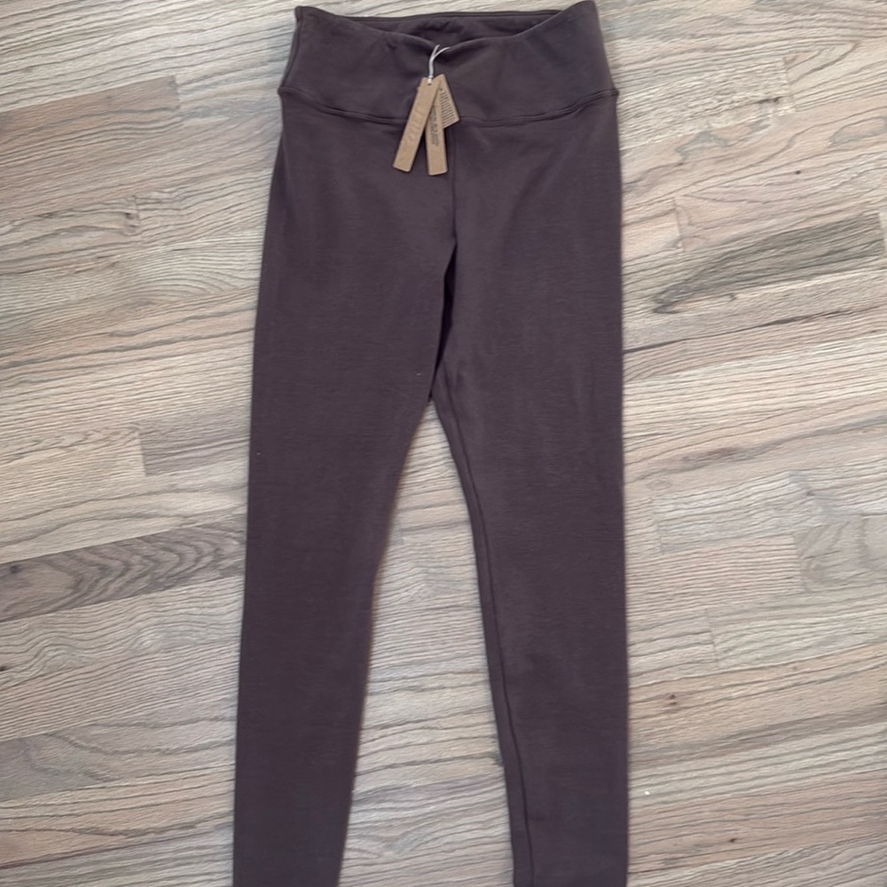 SKIMS/Brand new with tags outdoor basic leggings/ color: cocoa/ size: Medium